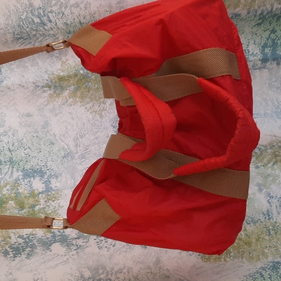 1970's red and tan duffle bag crossbody or handles great condition - Picture 6 of 7